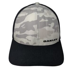 Oakley Fitted Trucker Hat Multicolor XL Camouflage Flexfit Yupoong